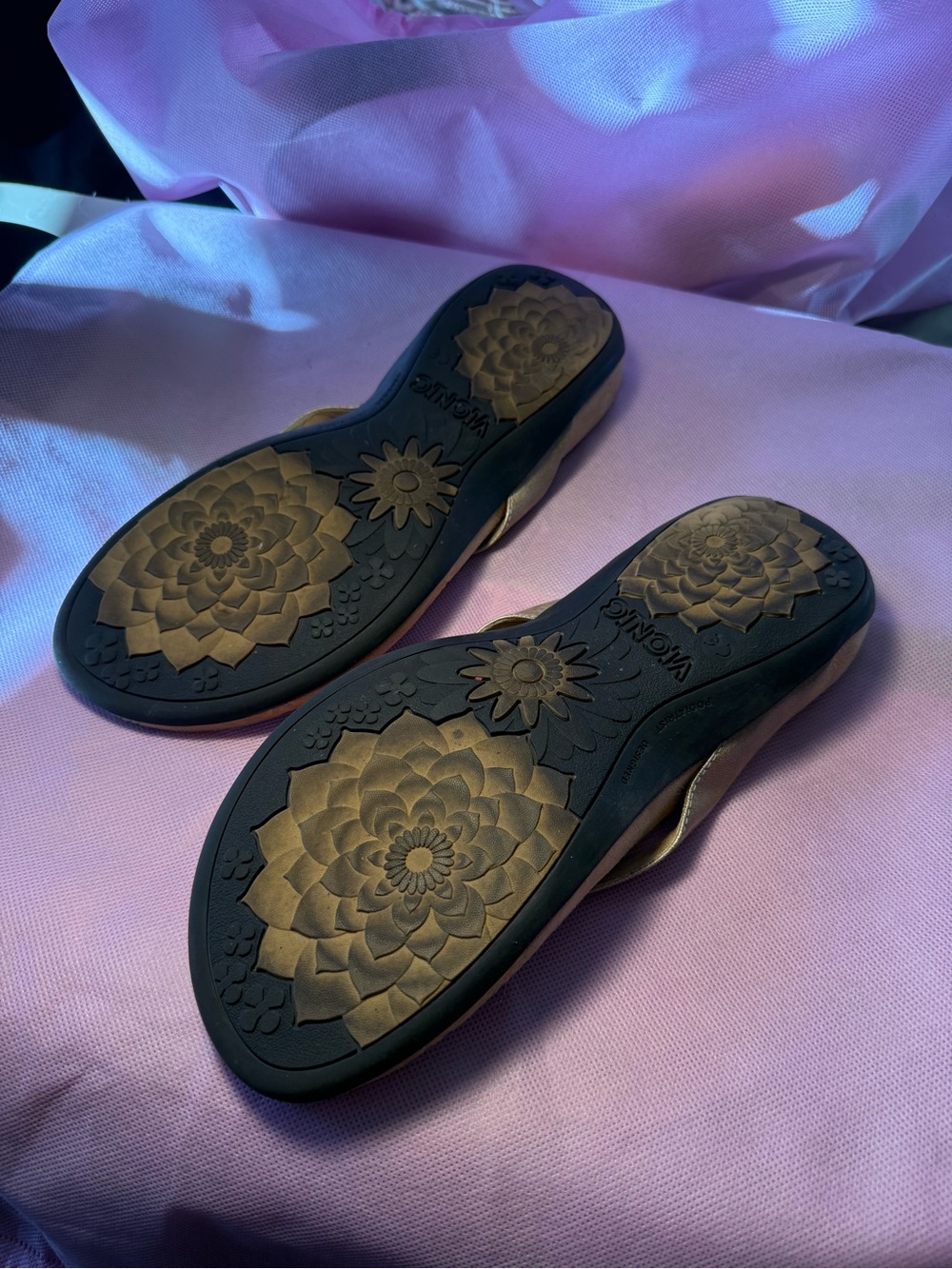 Vionic Sandals - Picture 4 of 5